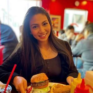 本名 真美さんの写真