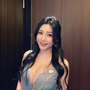 久末 彩奈さんの写真