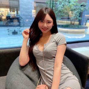 吉本 彩菜さんの写真