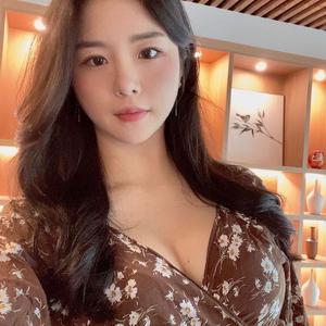 小淵 菜奈子さんの写真