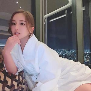 加賀 朱莉さんの写真
