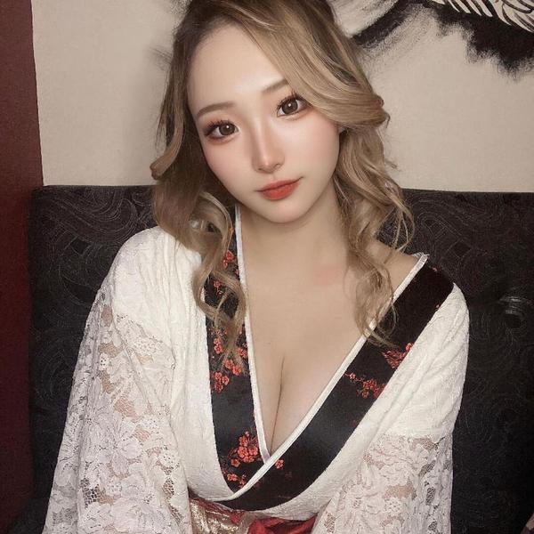 我妻 奈穂美さんの写真