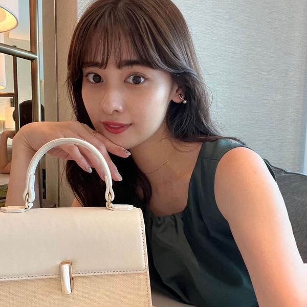 目崎 莉々花さんの写真