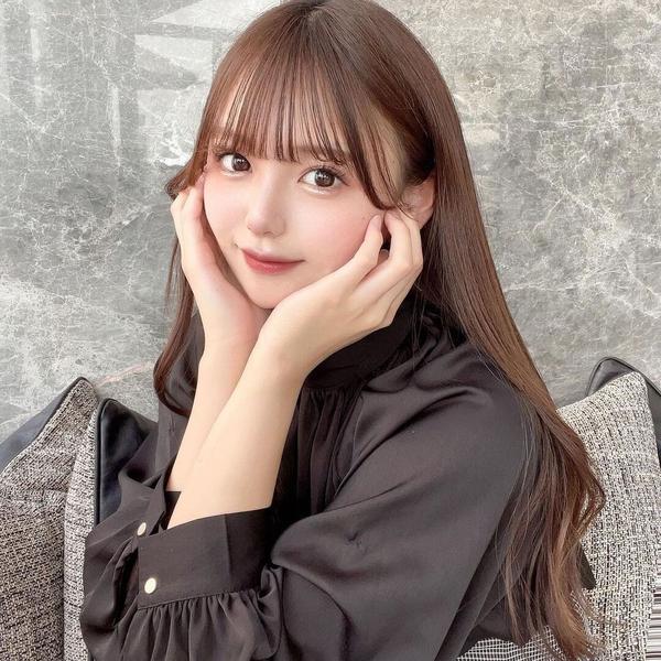 伊豆 夕奈さんの写真